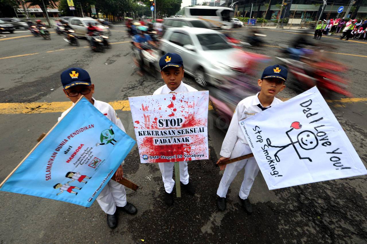 Pelajar dan Guru di...