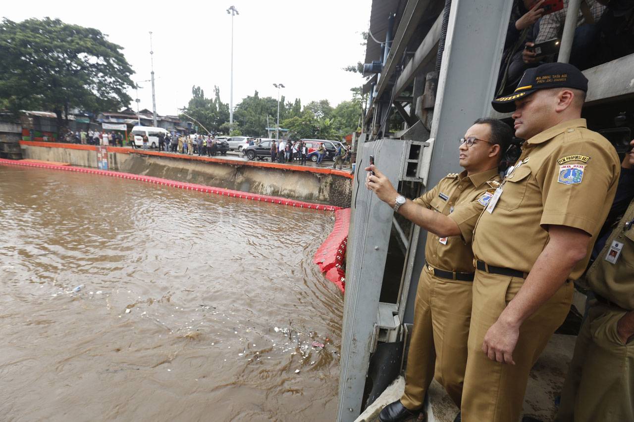 Waspada Banjir, Gubernur...