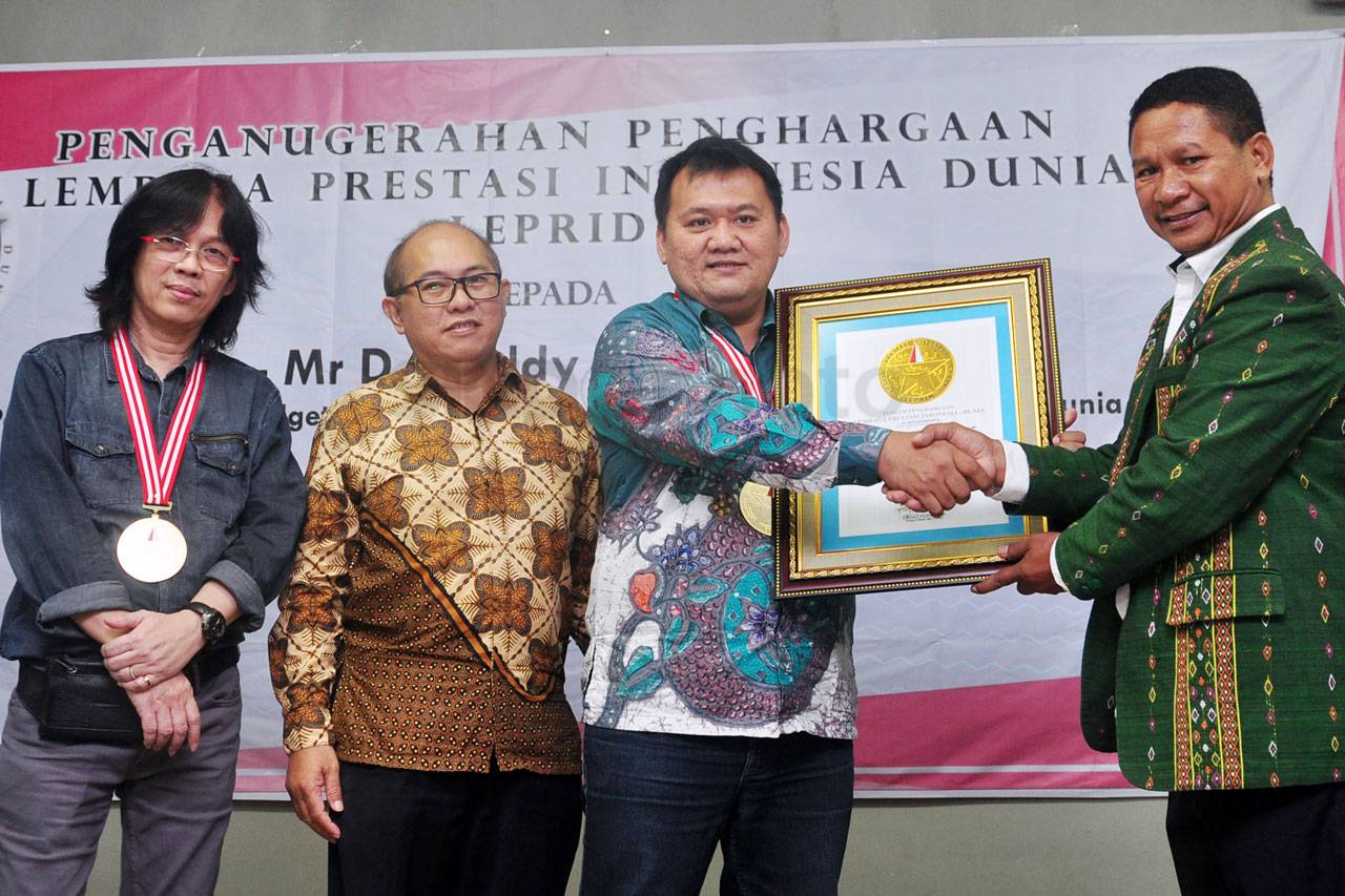 Rekor Penciptaan Gitar...