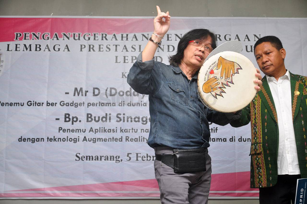 Rekor Penciptaan Gitar...