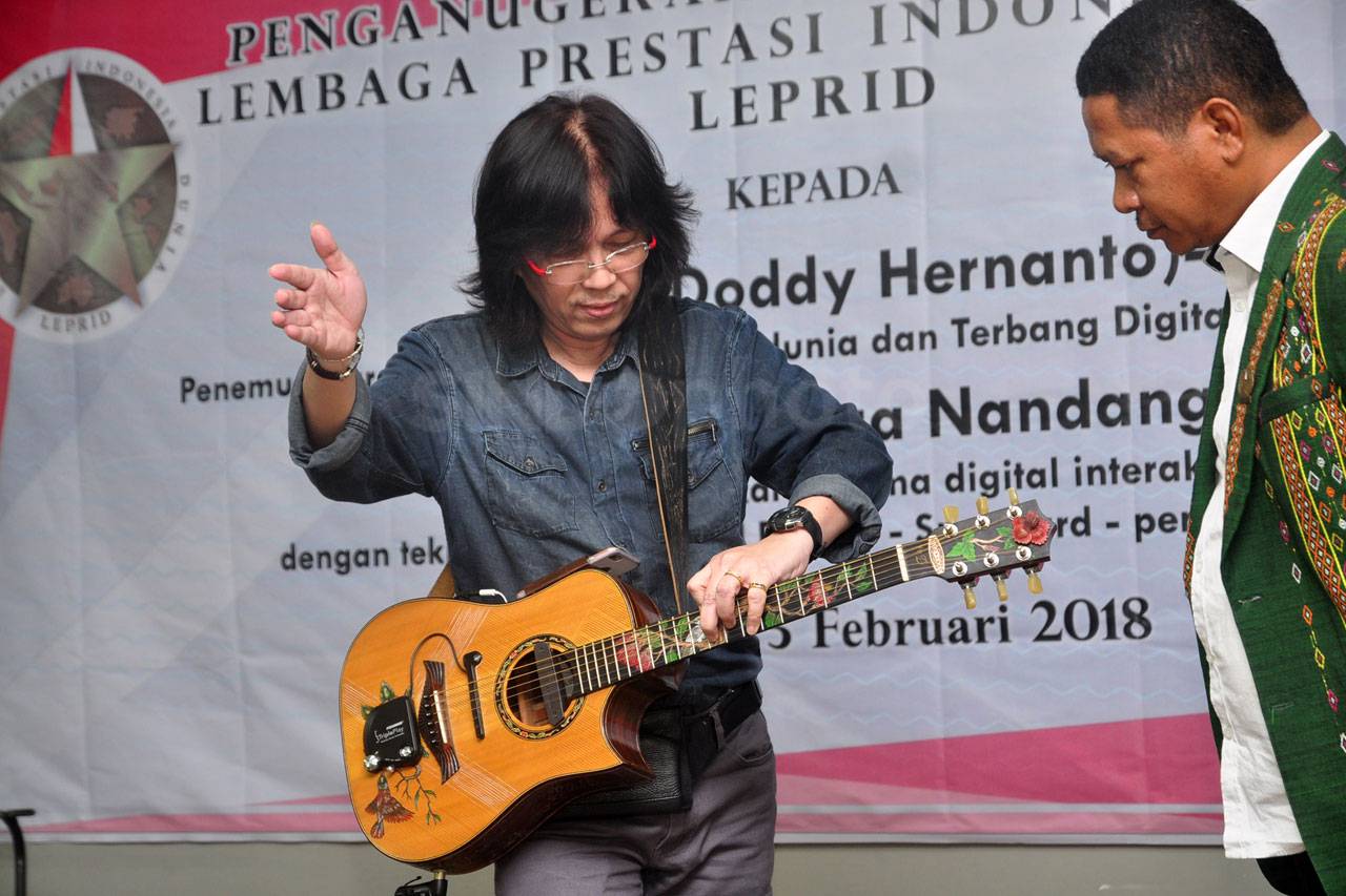 Rekor Penciptaan Gitar...