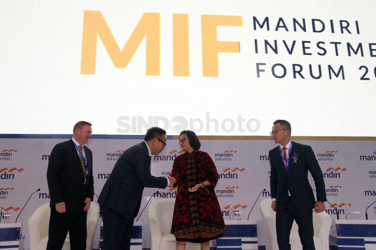 Menkeu Sri Mulyani Hadiri...