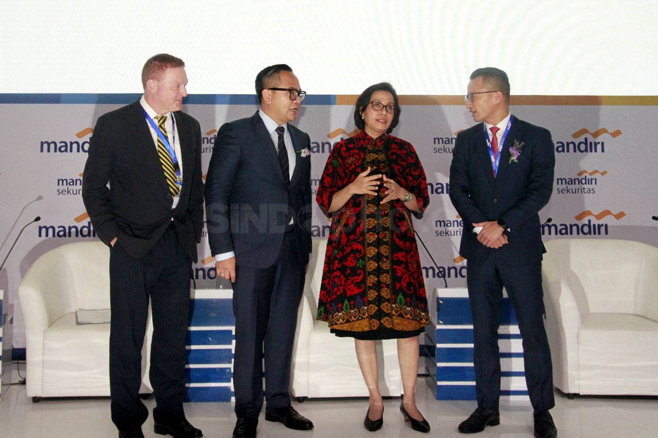 Menkeu Sri Mulyani Hadiri...