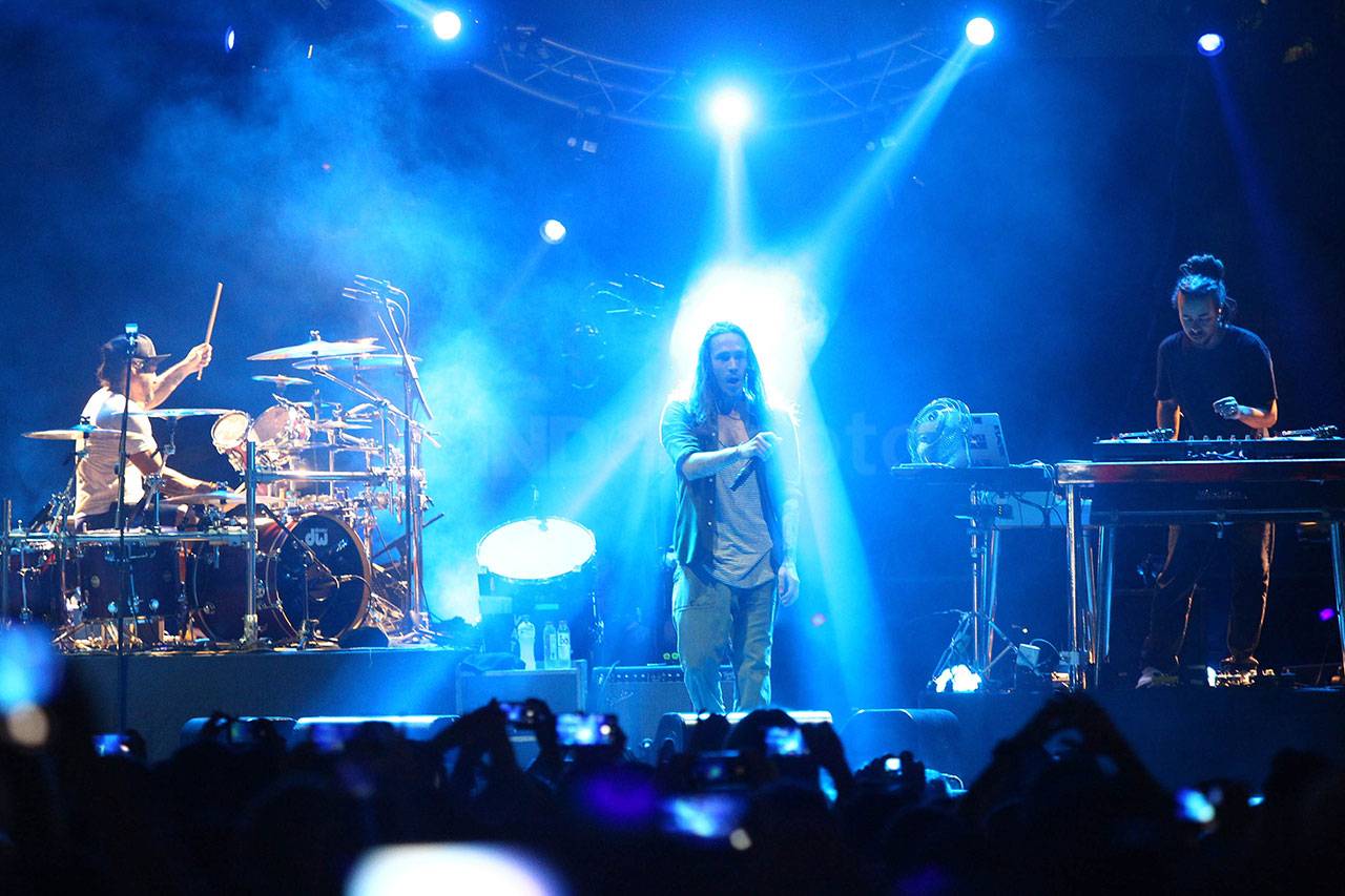 Incubus Tampil Menghentak...