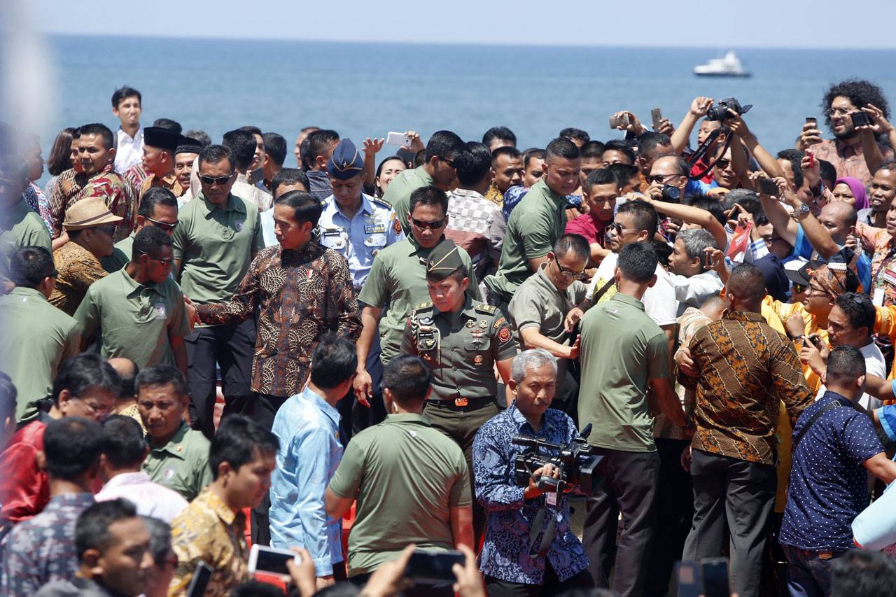Presiden Jokowi Hadiri...