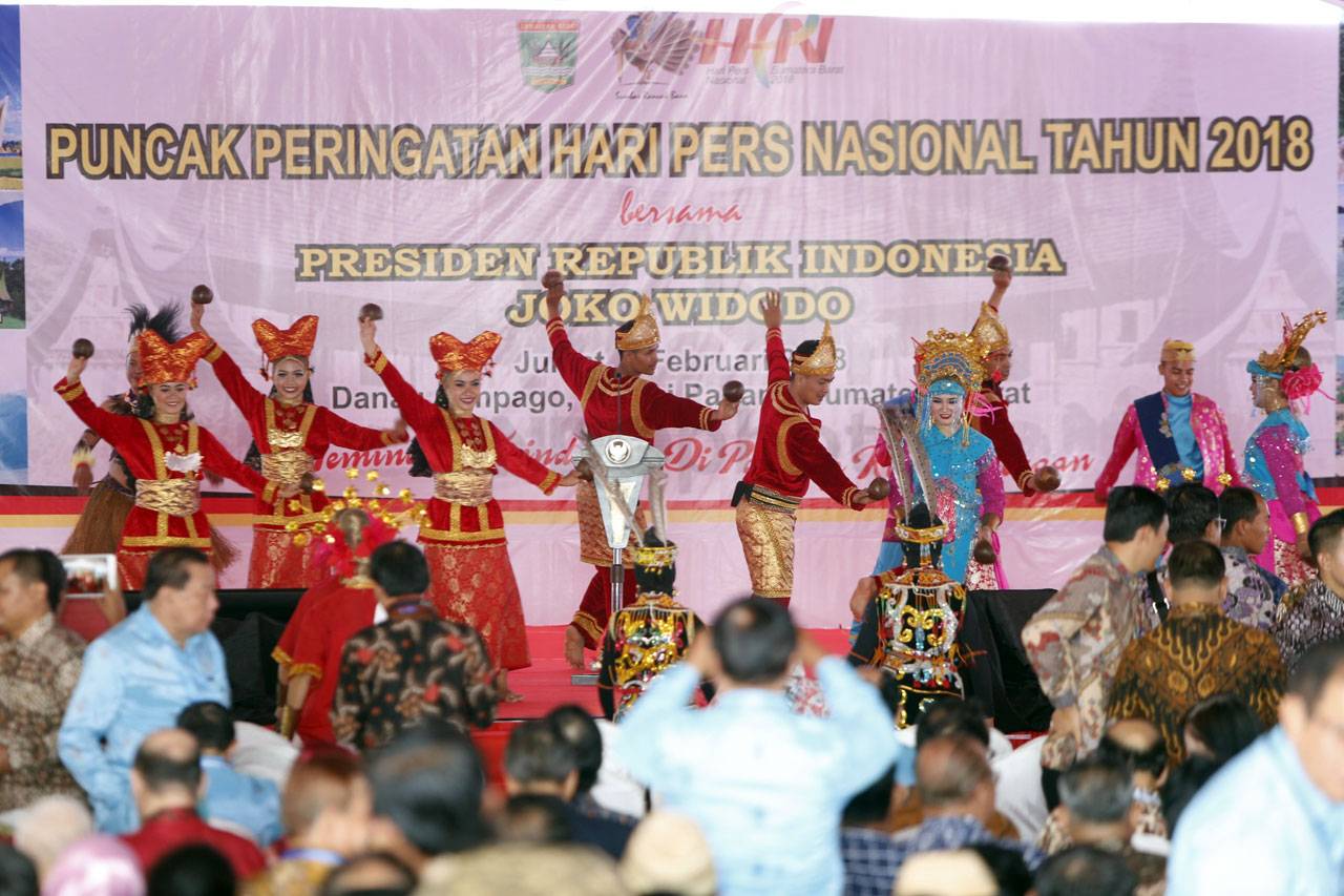 Presiden Jokowi Hadiri...