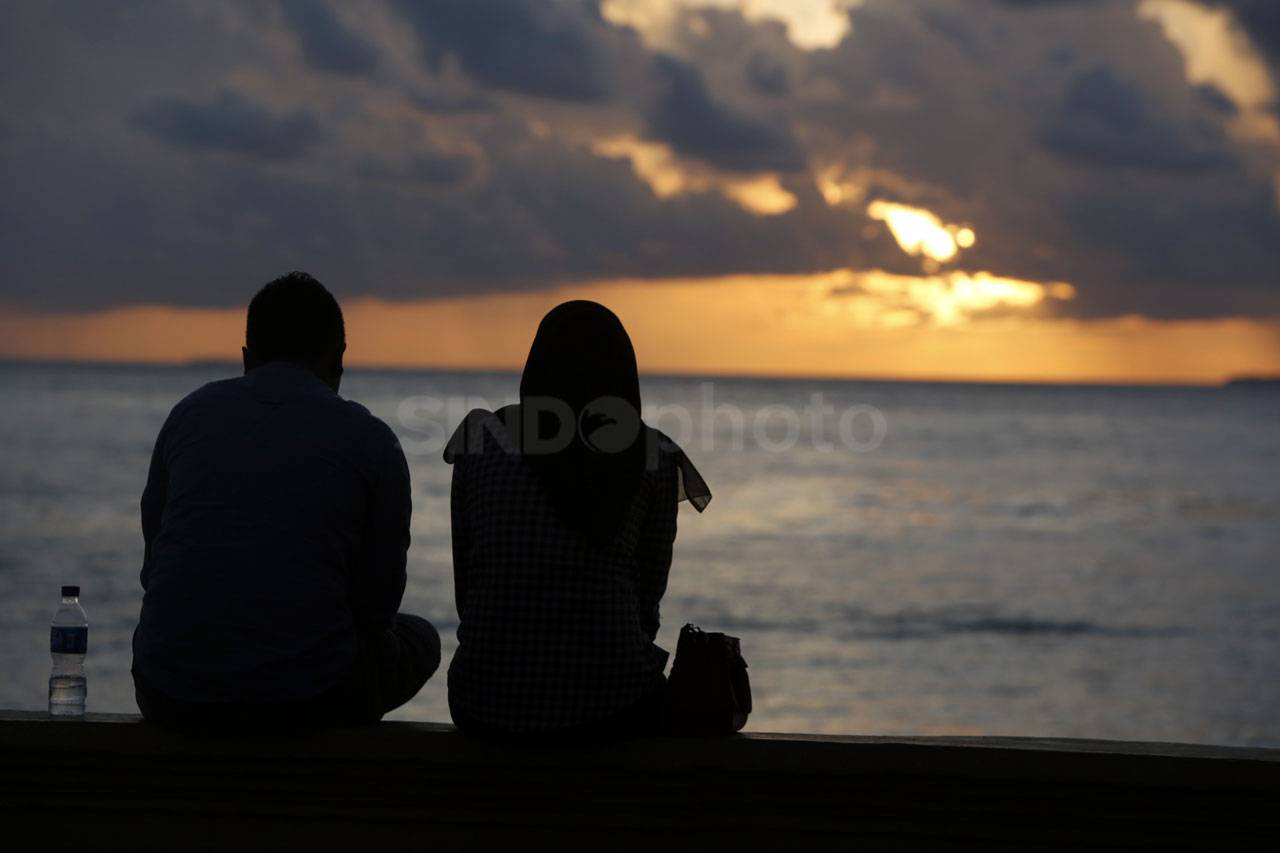 Menikmati Sunset di...