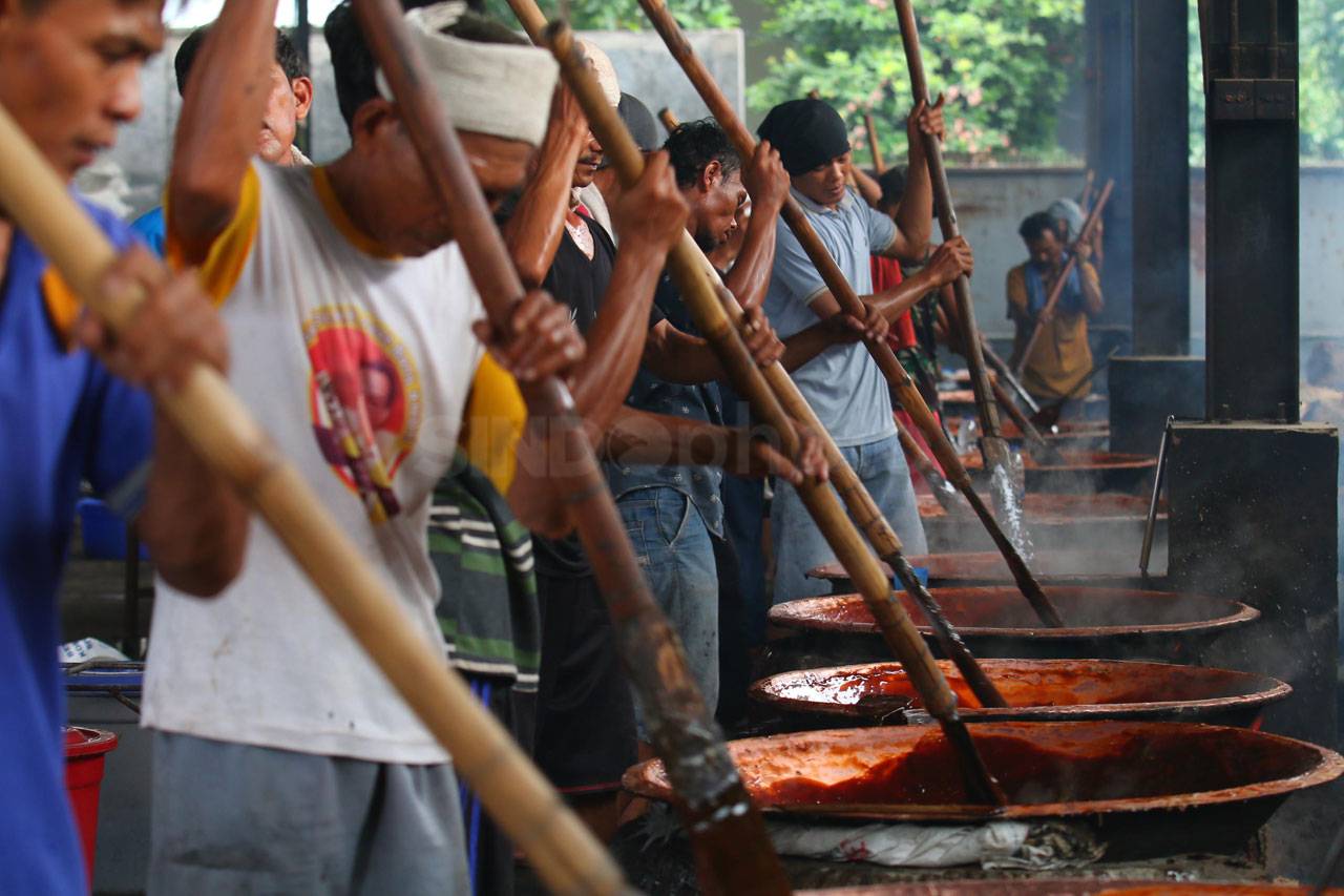 Produksi Dodol dan Kue...