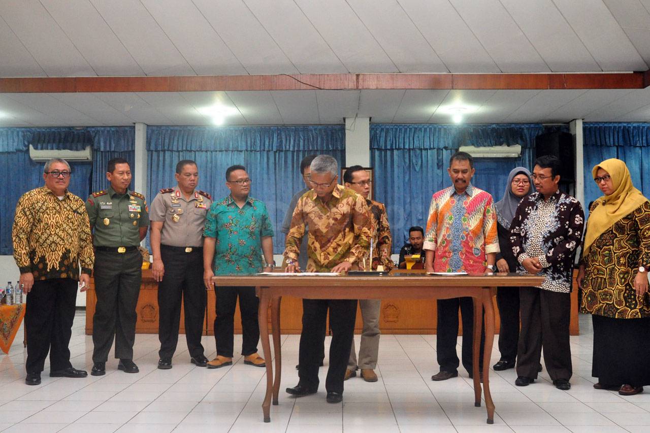 KPU Jateng Tetapkan...