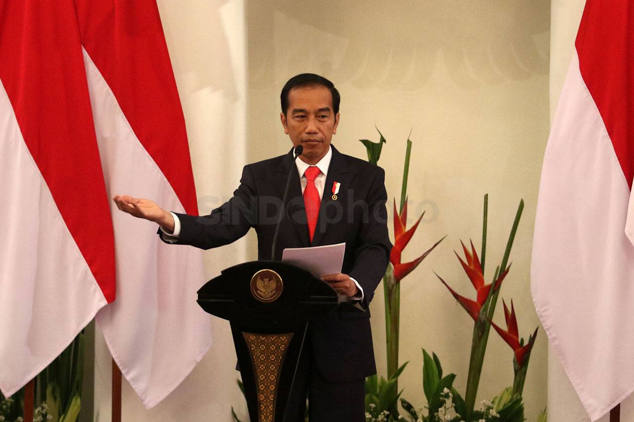 Presiden Jokowi Buka...