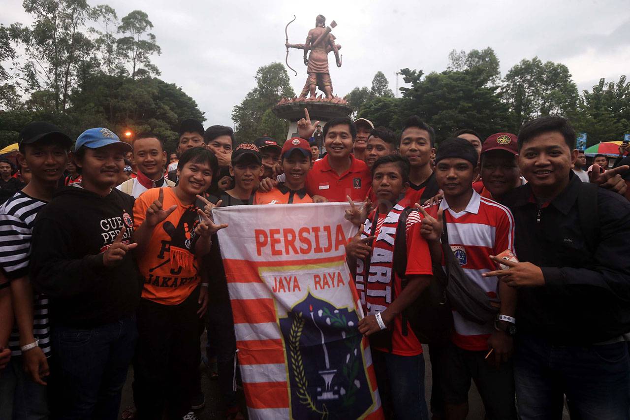 Suvenir Tim Peserta...
