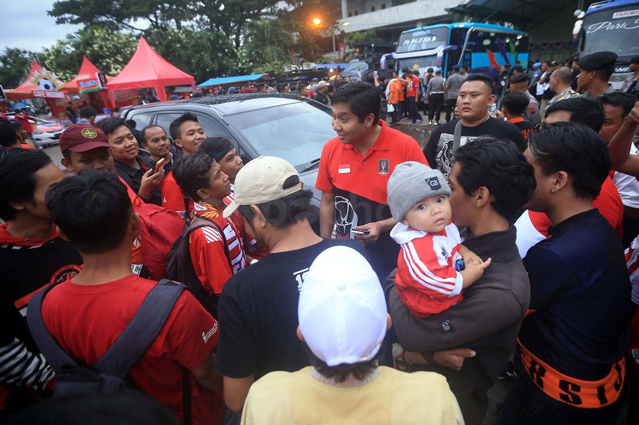 Suvenir Tim Peserta...