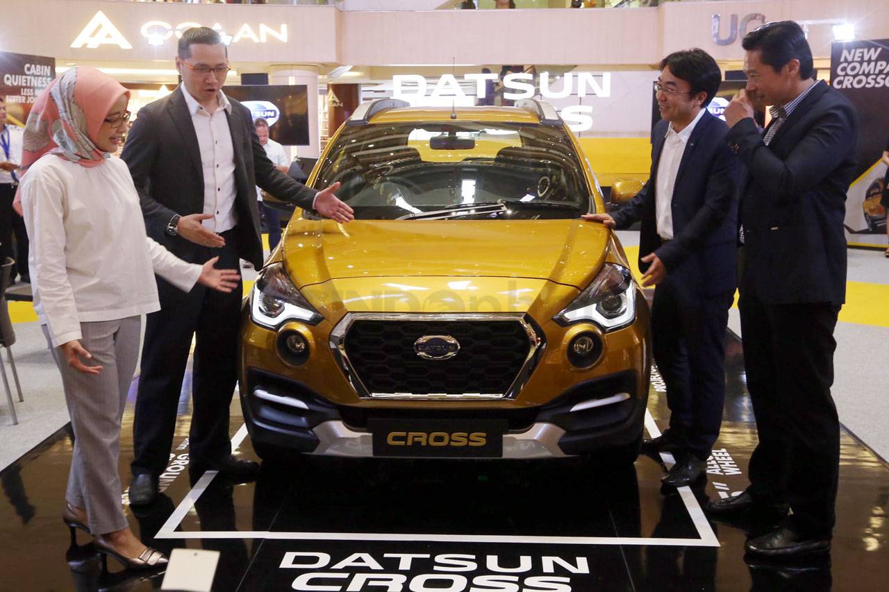 Datsun CROSS Segera...
