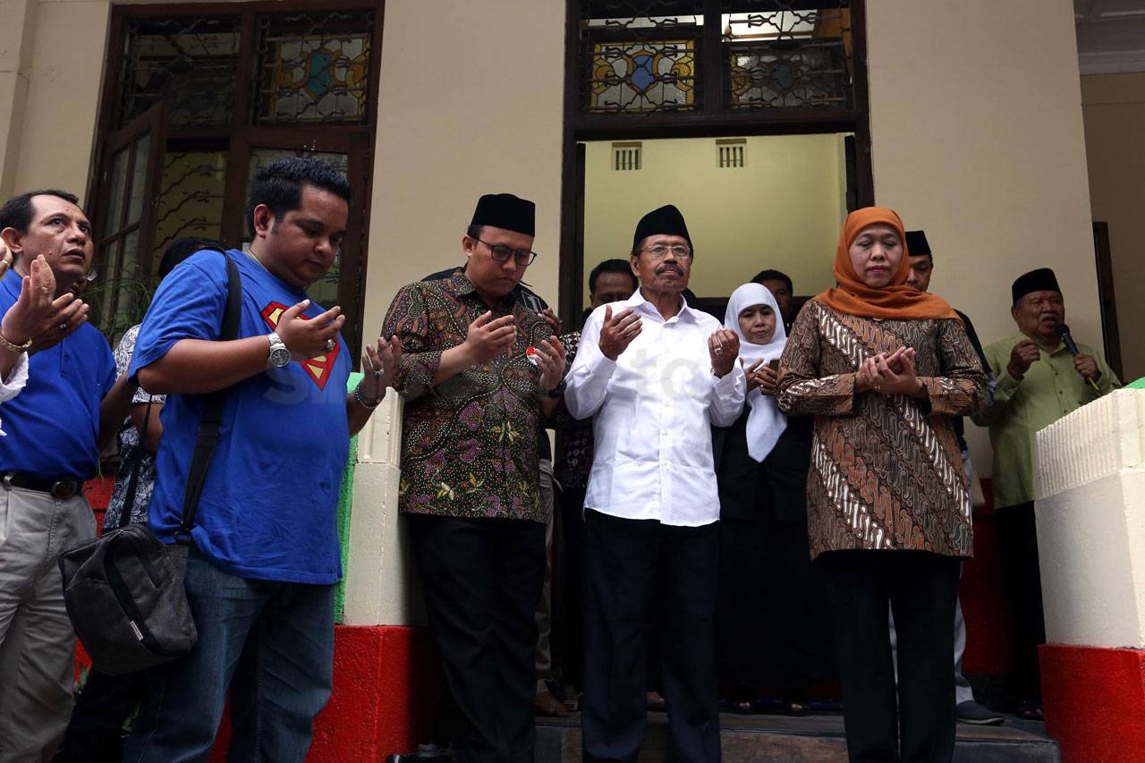 Cagub Khofifah Resmikan...