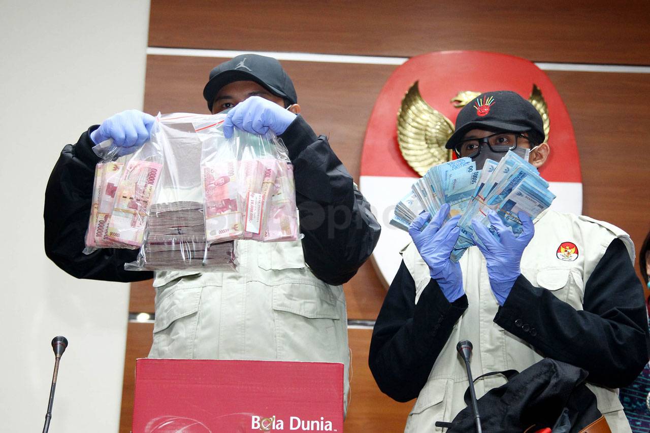 KPK Tetapkan Bupati...