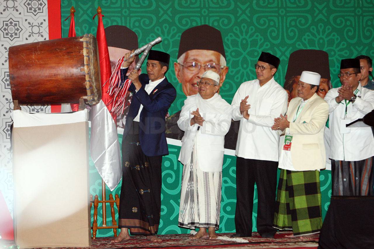 Presiden Jokowi Buka...