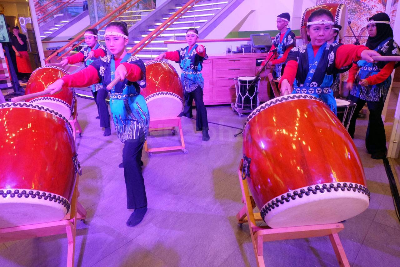 Plaza Indonesia Serahkan...