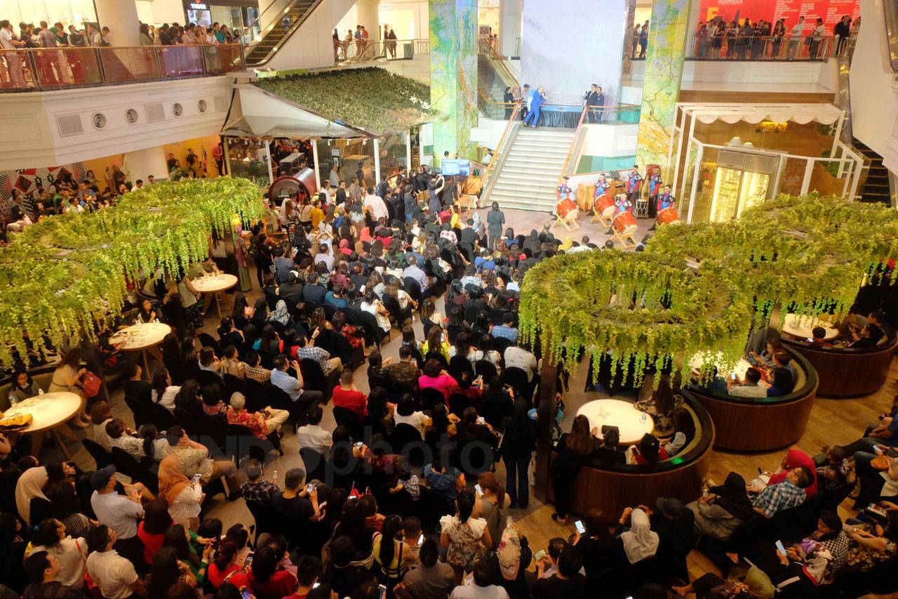 Plaza Indonesia Serahkan...