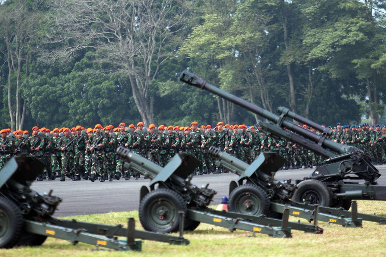Panglima TNI Pimpin...