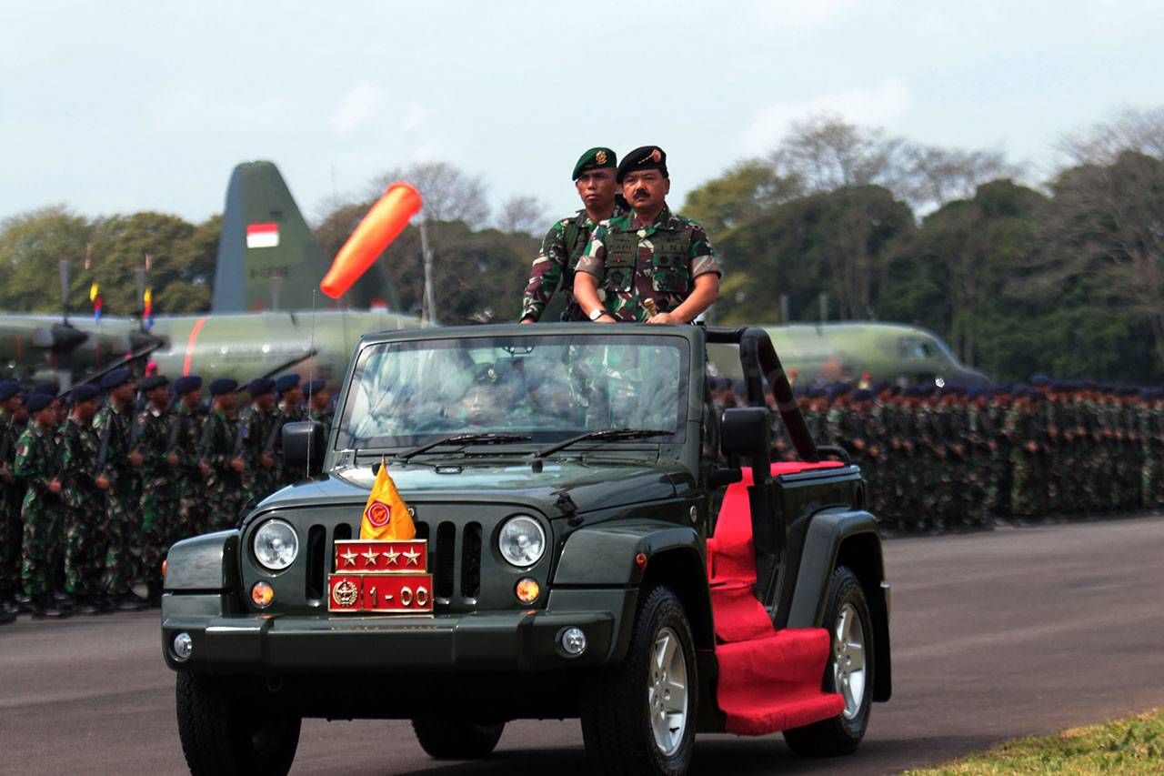 Panglima TNI Pimpin...