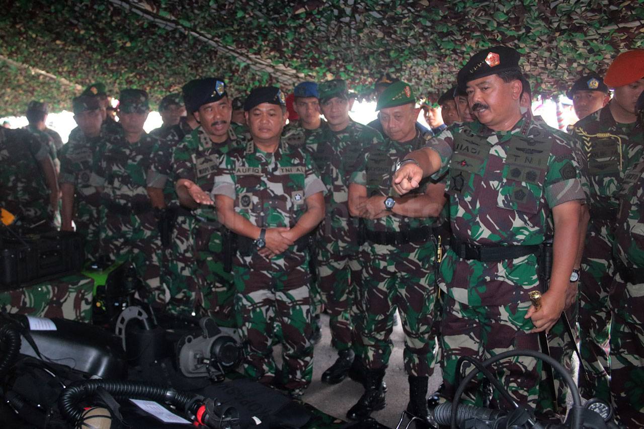 Panglima TNI Pimpin...
