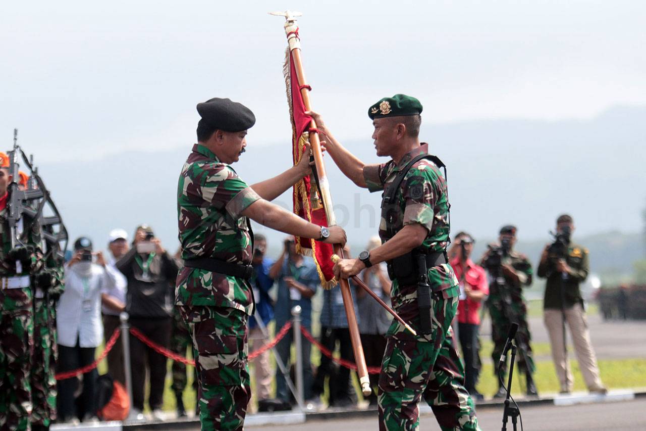 Panglima TNI Pimpin...