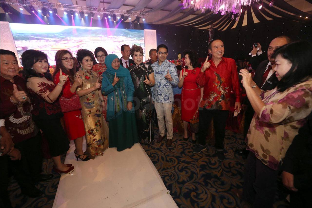 Khofifah Hadiri Perayaan...