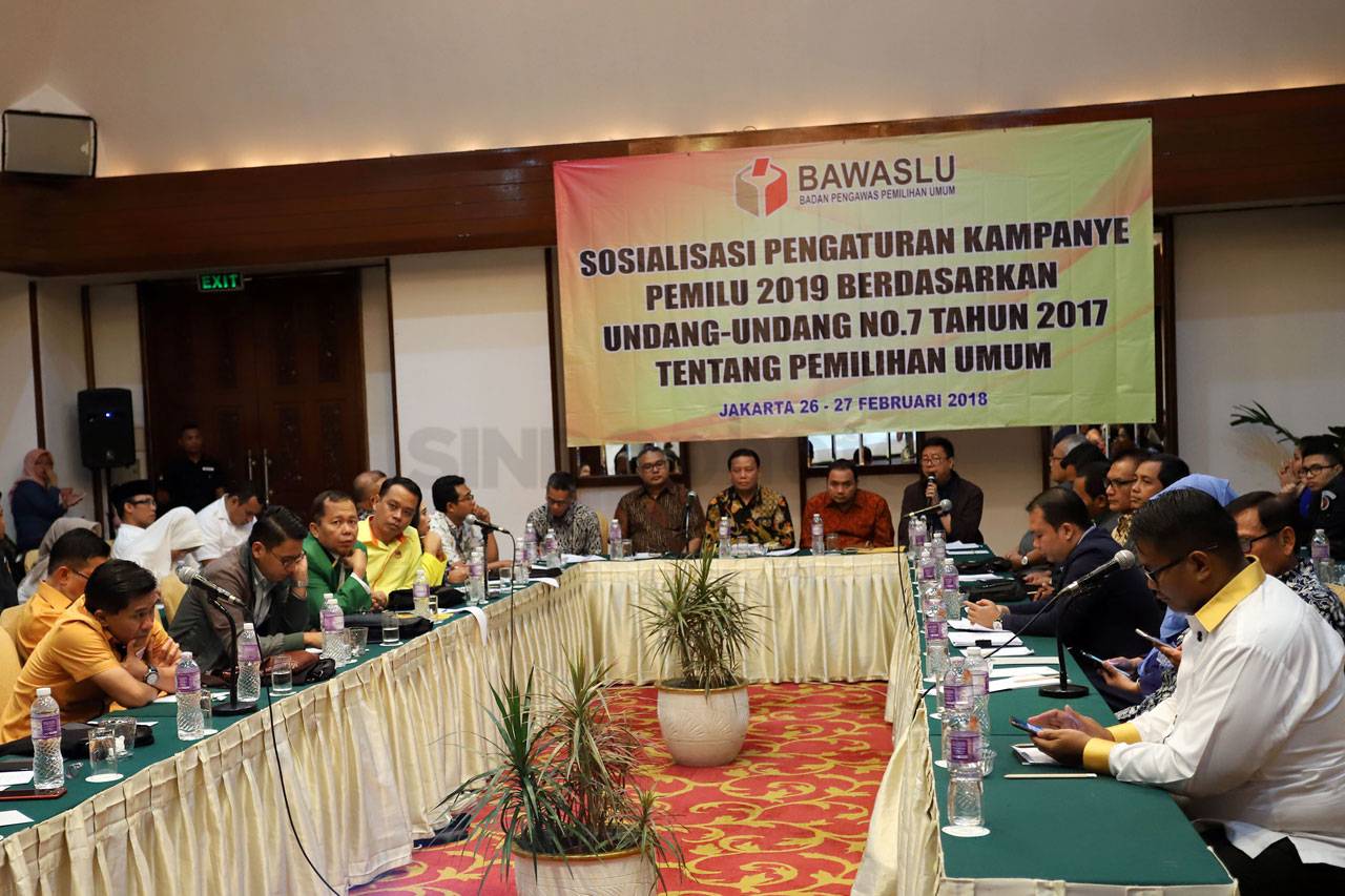 Bawaslu Sosialisasikan...