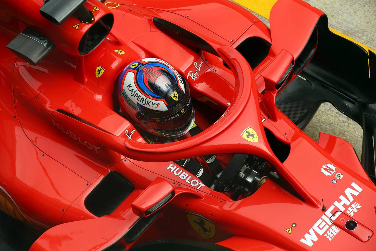 Mobil F1 Dilengkapi...
