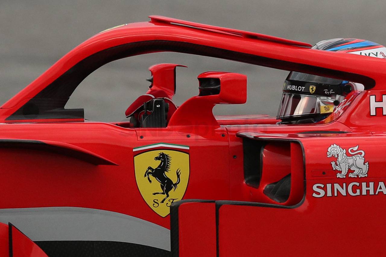 Mobil F1 Dilengkapi...
