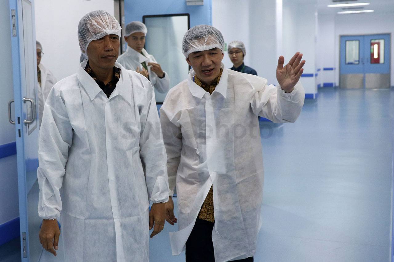 Presiden Jokowi Resmikan...