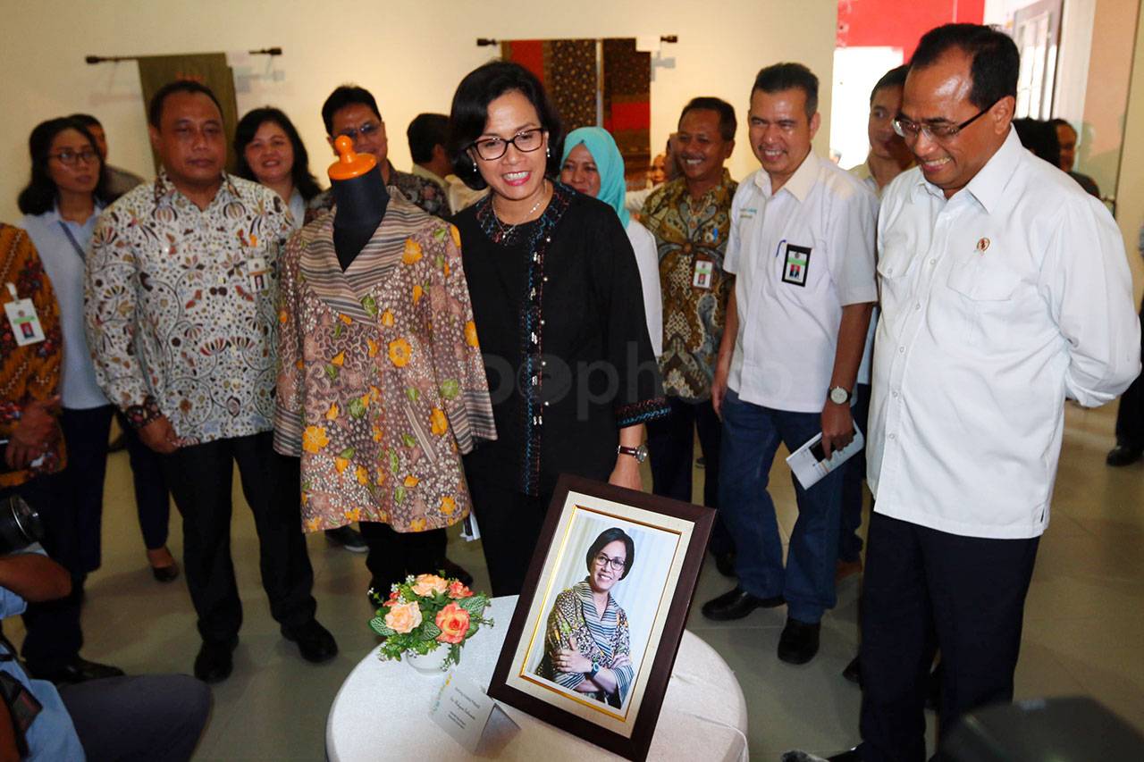 Menkeu dan Menhub Hadiri...