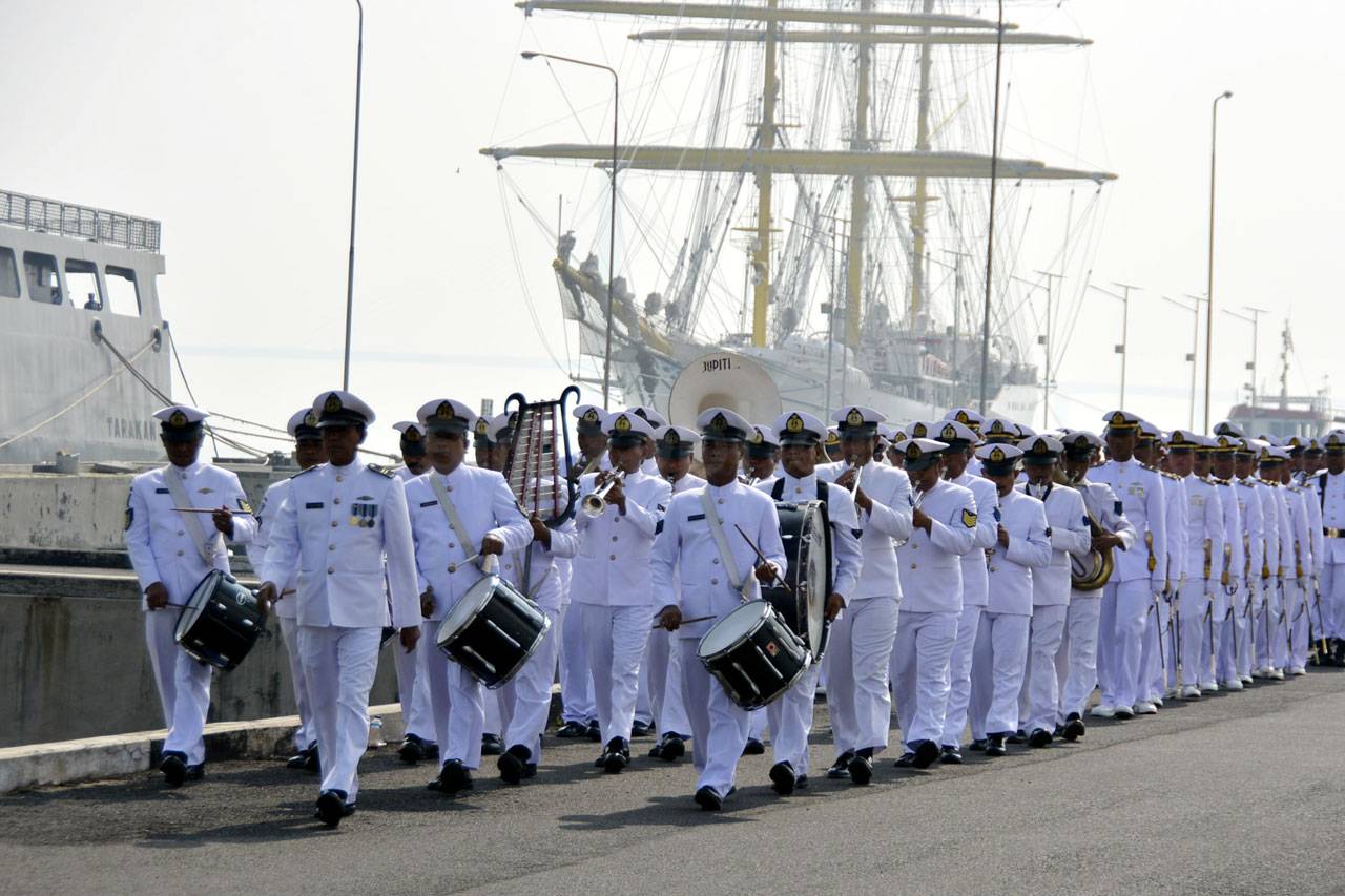 TNI AL Pensiunkan Kapal...