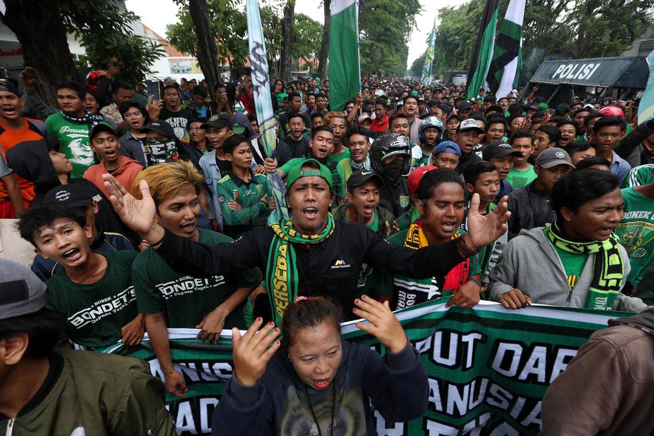 Massa PSHT dan Bonek...