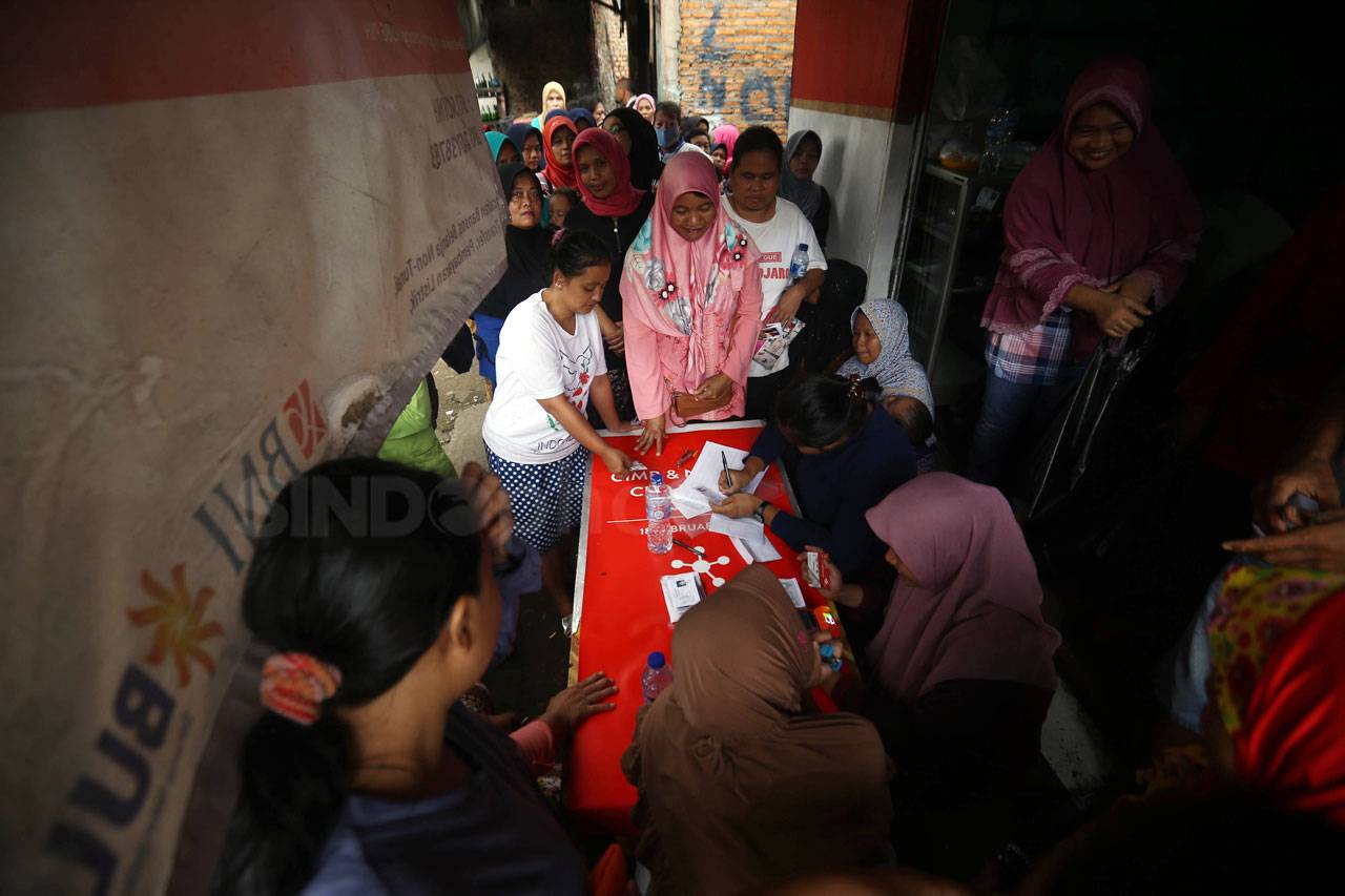 Warga Penggilingan Gunakan...