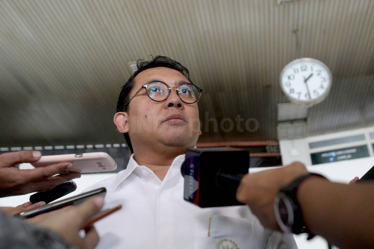 Fadli Zon Laporkan Akun...