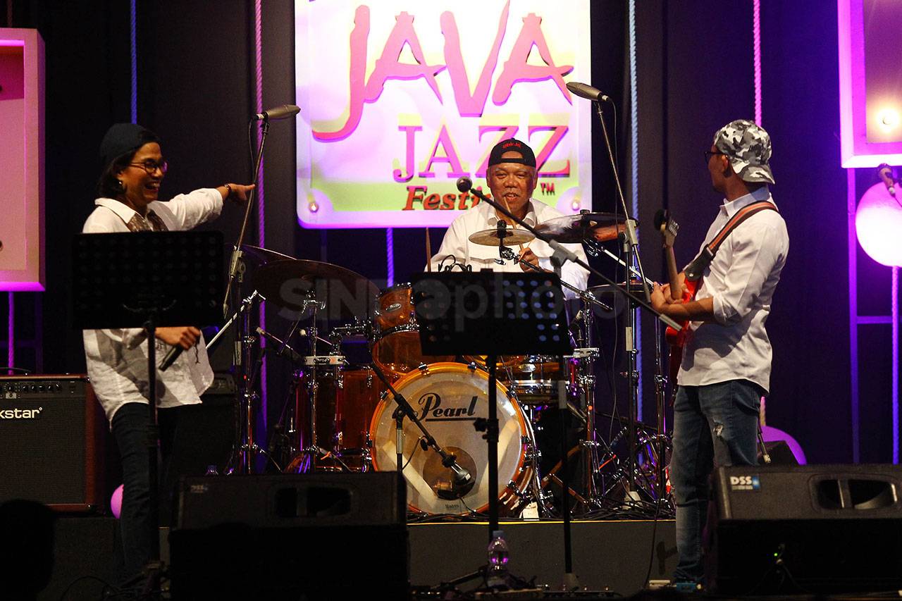 Aksi Elek Yo Band di...