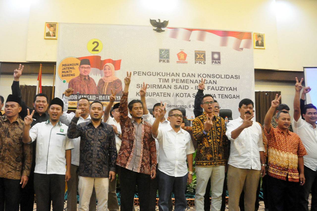 Pengukuhan Tim Pemenangan...