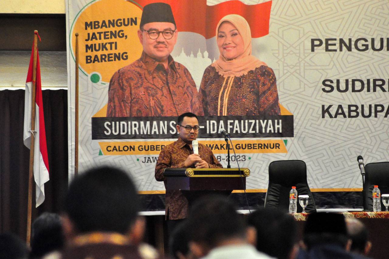 Pengukuhan Tim Pemenangan...