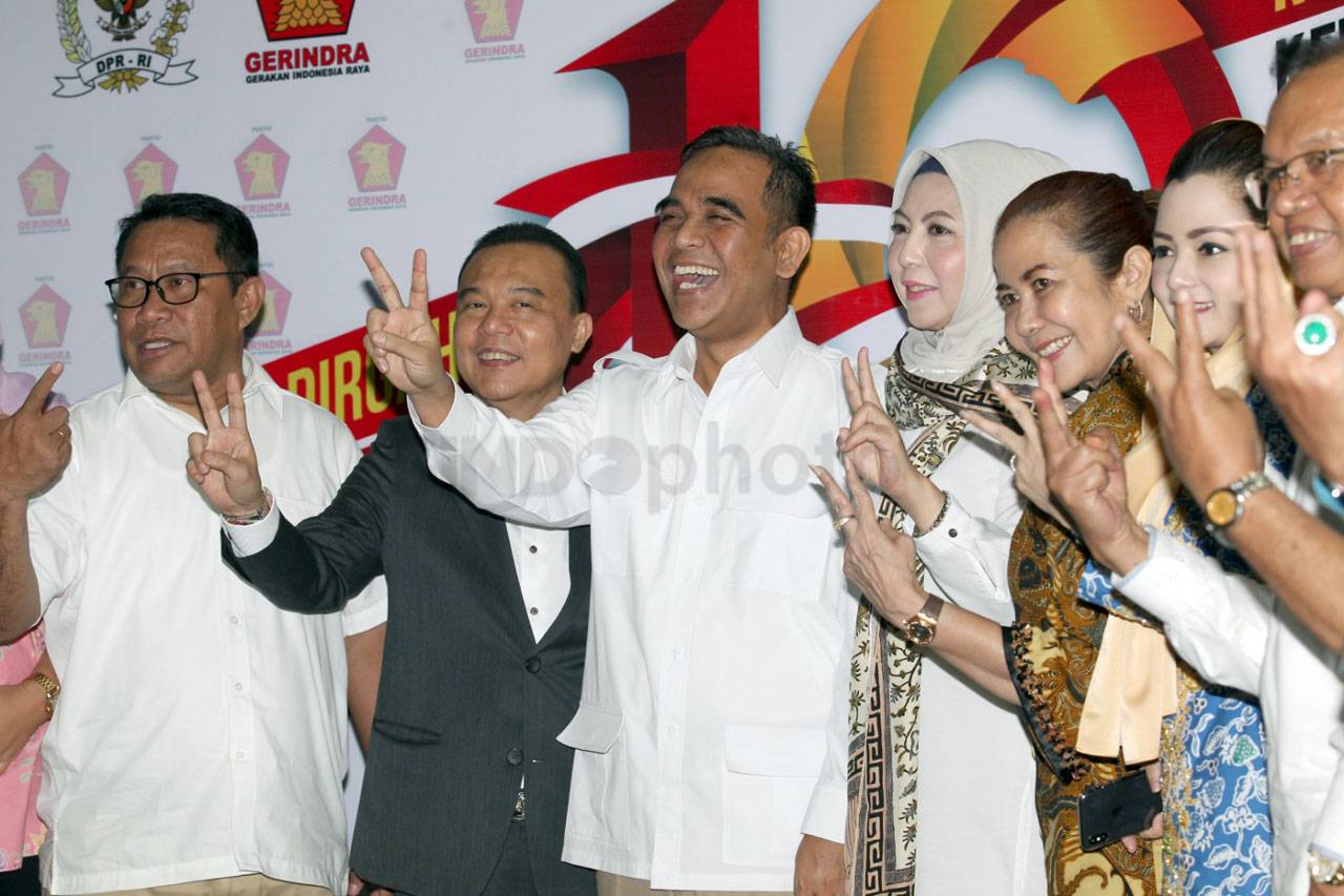 ​Rayakan HUT Ke-10,...