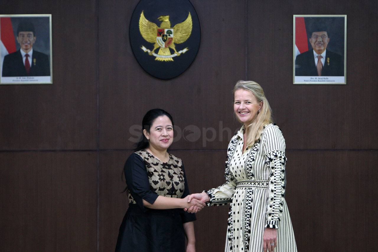 Menko Puan Terima Kunjungan...