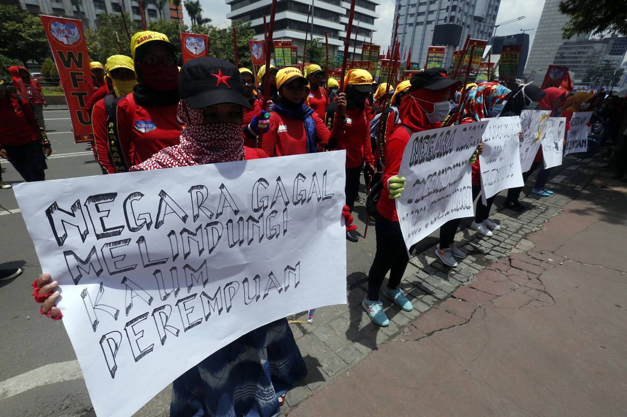 Ratusan Buruh Perempuan...