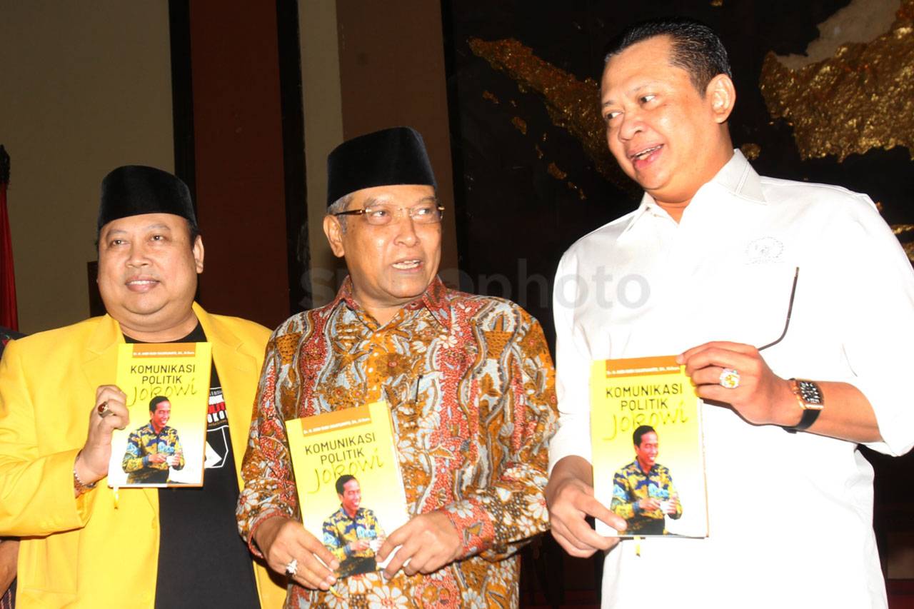 Peluncuran Buku Komunikasi...
