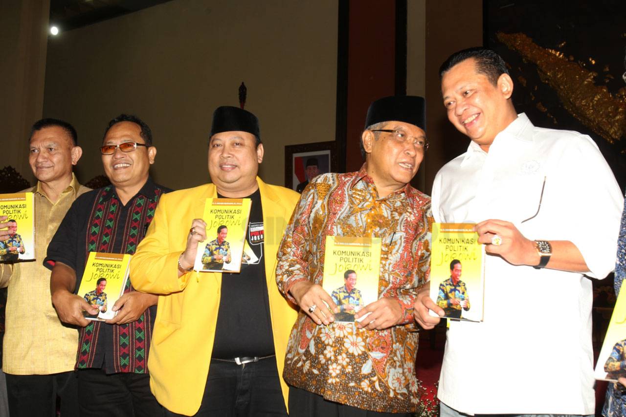 Peluncuran Buku Komunikasi...