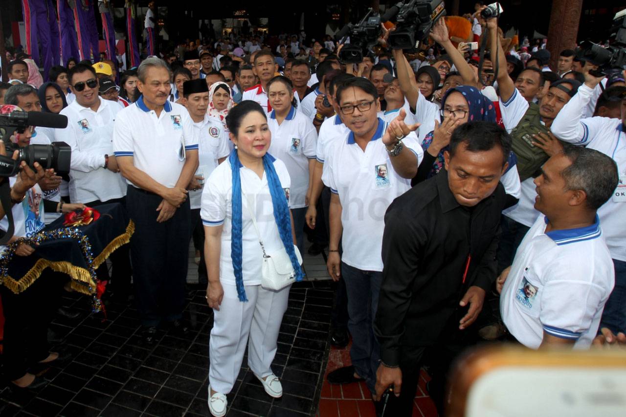 Mbak Titik dan Mbak...