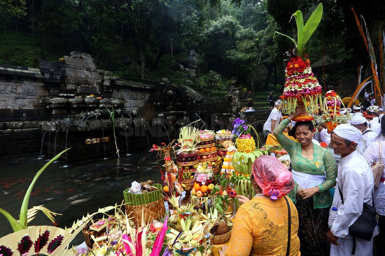 Umat Hindu Laksanakan...