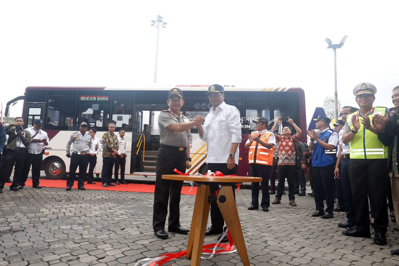 Menhub dan Kapolri Resmikan...