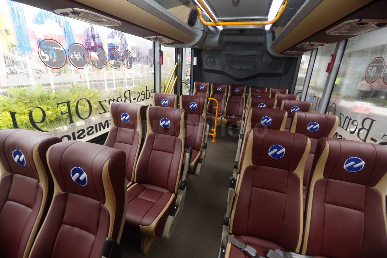 Melihat Kenyamanan Bus...