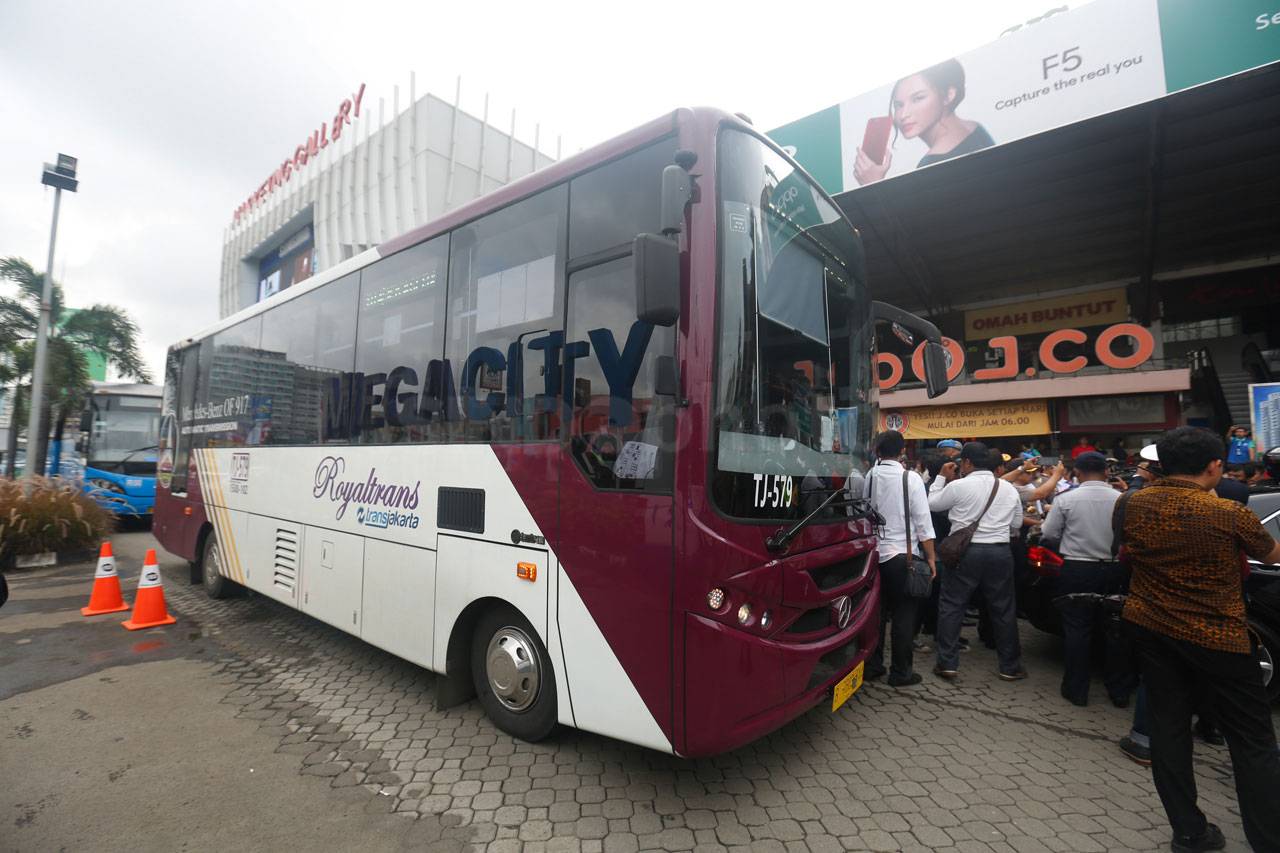 Melihat Kenyamanan Bus...
