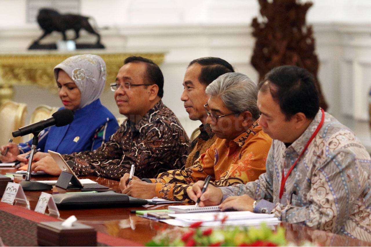 Presiden Jokowi Terima...
